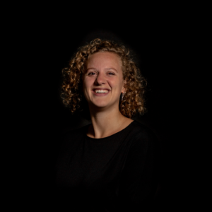 Jonge hond Malou Bromberg